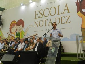 Entrega do Prêmio Escola Nota 10 8 DSCN4206 - Prefeitura de Horizonte