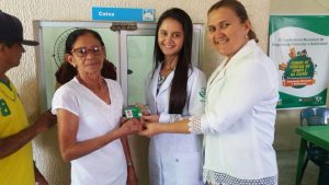 Usuários da Cozinha Comunitária recebem carteiras biométricas 4 IMG 20170613 WA0029 - Prefeitura de Horizonte