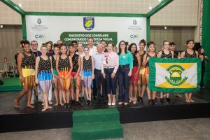 Horizonte participa do Encontro dos Conselhos Comunitários de Defesa Social do Estado do Ceará 1 Foto com Governador - Prefeitura de Horizonte