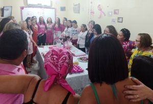 Campanha Outubro Rosa realiza momentos emocionantes com mulheres que enfrentam ou venceram o câncer de mama 2 IMG 20171018 100533162 1 - Prefeitura de Horizonte