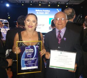 Chico César é homenageado no 30º Prêmio Melhores Prefeitos do Ceará 5 IMG 20171030 224922627 BURST000 COVER TOP 2 - Prefeitura de Horizonte