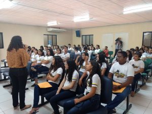 Cerca de 50 representantes de Grêmios Estudantis visitam Câmara Municipal e aprendem a criar um Projeto de Iniciativa Popular 4 IMG 20171110 090411323 - Prefeitura de Horizonte