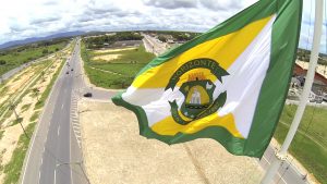 Horizonte figura em grupo seleto dos melhores Índices de Desenvolvimento Municipal do Ceará 2 Bandeira 01 - Prefeitura de Horizonte